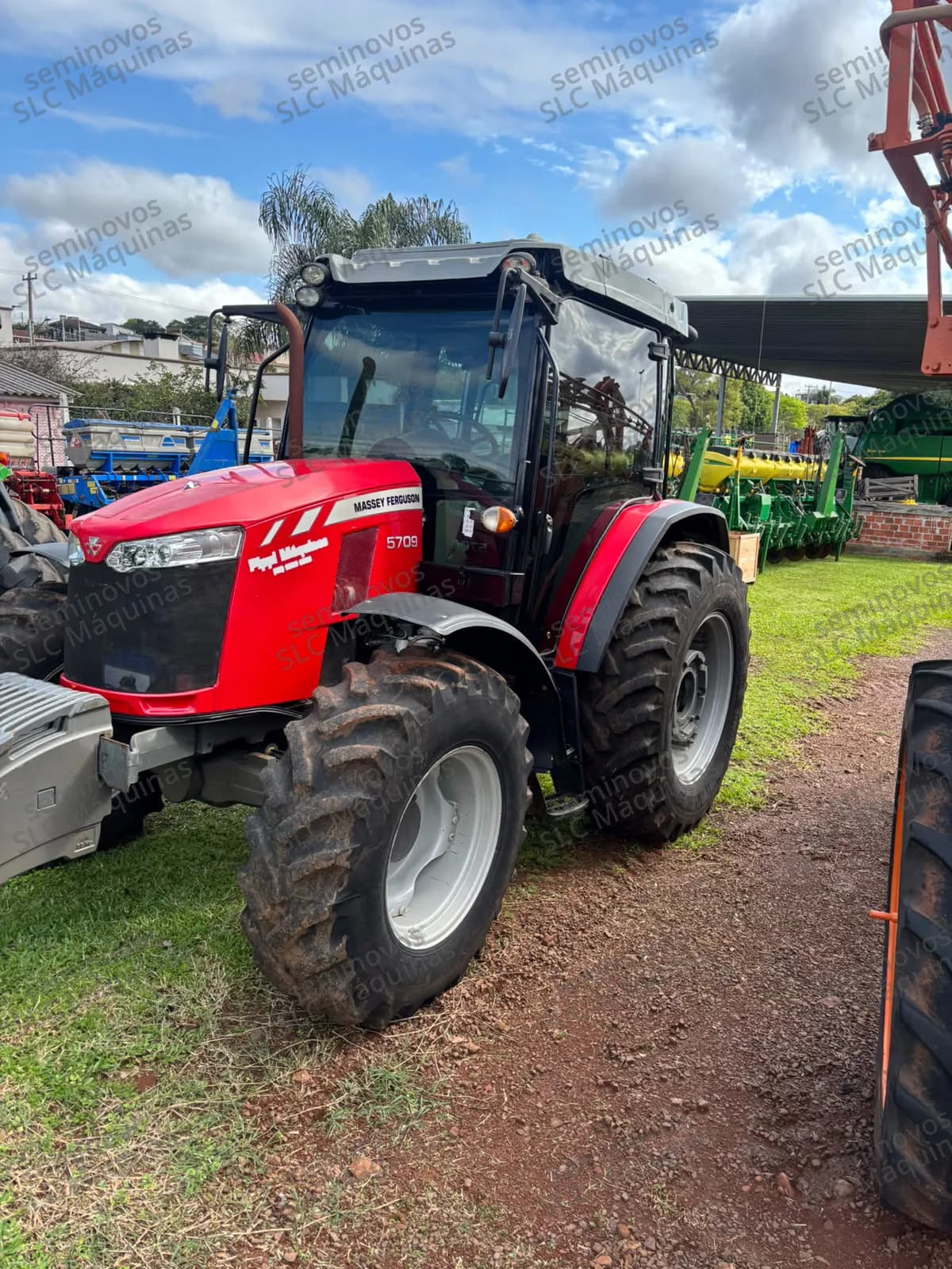Trator Massey Ferguson 5709 - COD.C007493 UHZ